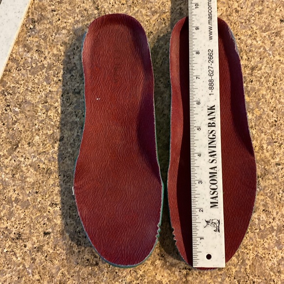 L.L. Bean Sandals or Sneakers? 7 Velcro Closure - Picture 13 of 17